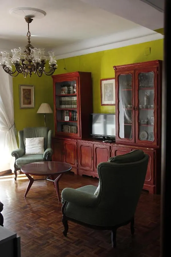 Como En Tu Propia Casa Granada 0*,